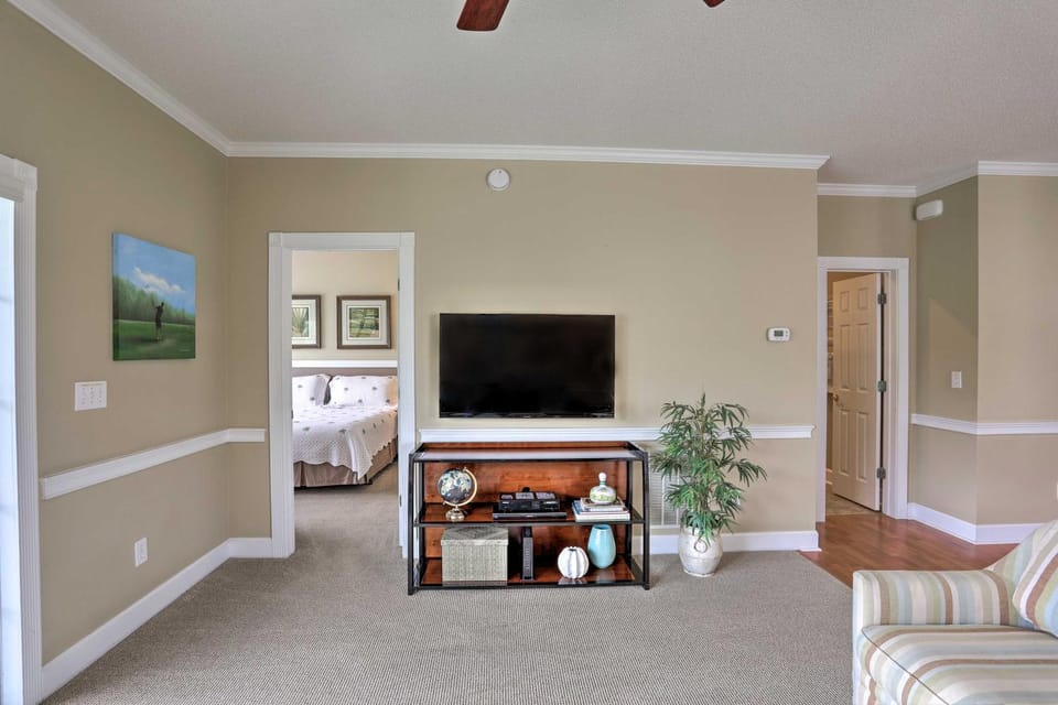 Central Myrtle Beach Condo w/ Golf Course View! House in Carolina Forest