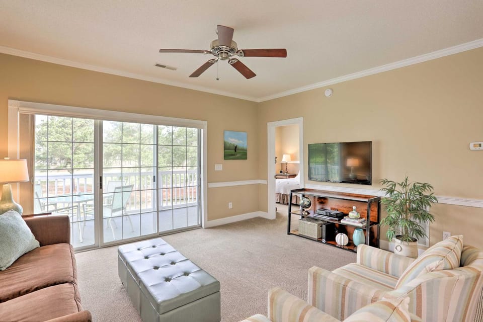Central Myrtle Beach Condo w/ Golf Course View! House in Carolina Forest