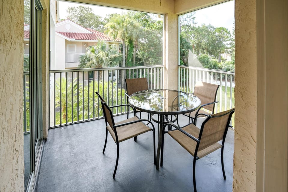 Sunny Port St Lucie Condo Golf, Swim and Unwind! Apartment in Port Saint Lucie