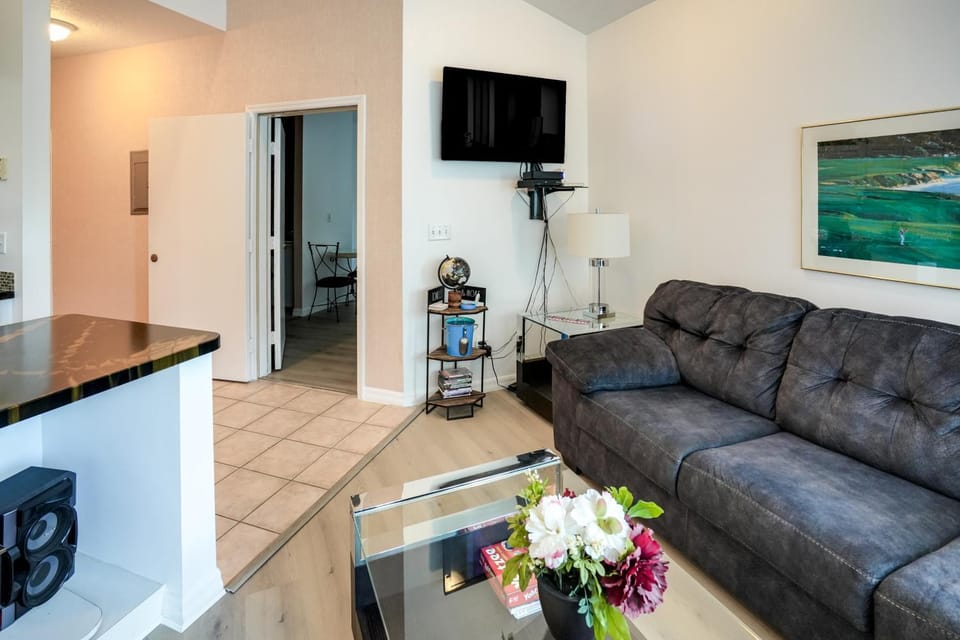 Sunny Port St Lucie Condo Golf, Swim and Unwind! Apartment in Port Saint Lucie
