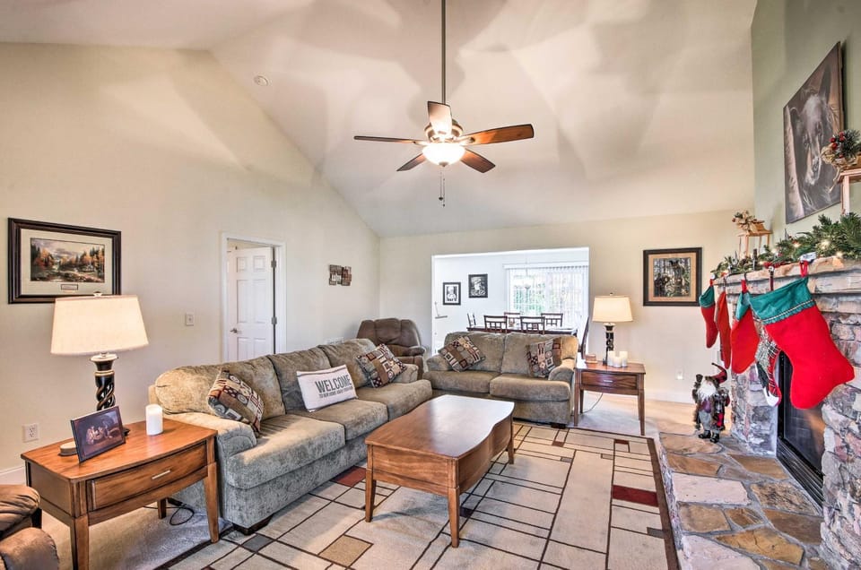 Blairsville Home w/ Deck & Stunning Mountain Views House in Union County