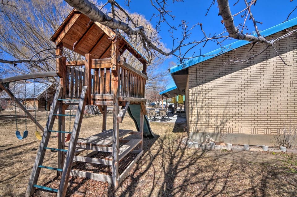 Bryce Canyon Area House w/ Mountain Views! House in Tropic