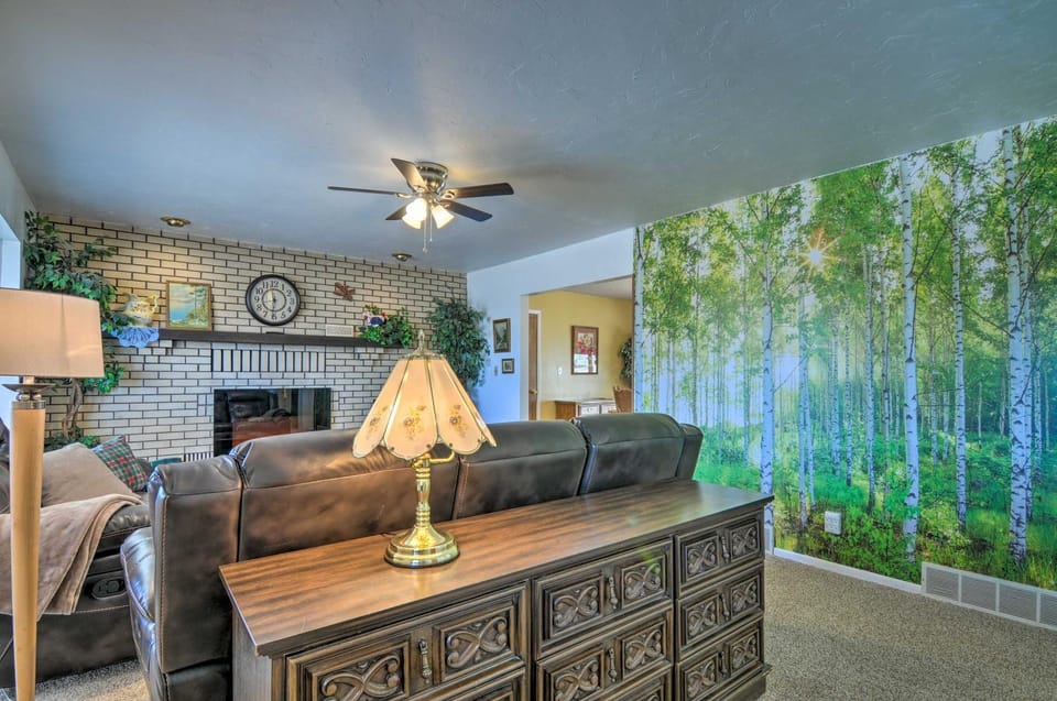 Bryce Canyon Area House w/ Mountain Views! House in Tropic