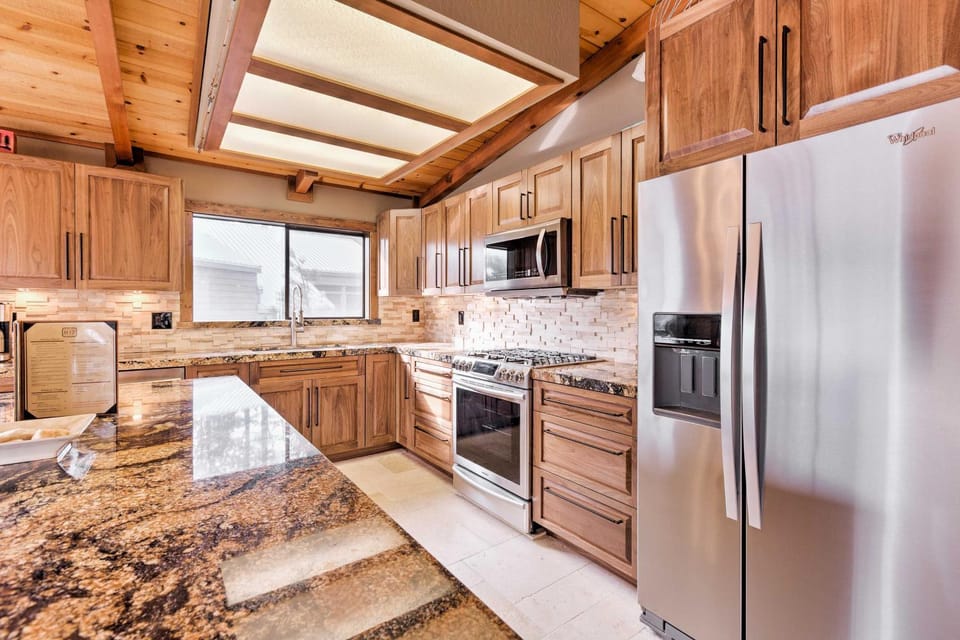 Cozy Lake-View Hideaway! Pet-Friendly Truckee Home House in Truckee