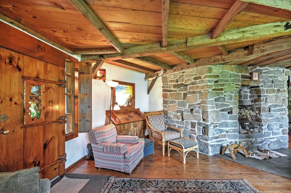 'Dragonwood Castle' on Waterfront w/ Stunning View House in Winter Harbor