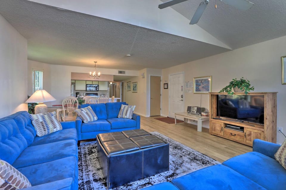 Kissimmee Family Home! Community Pool + Playground House in Four Corners