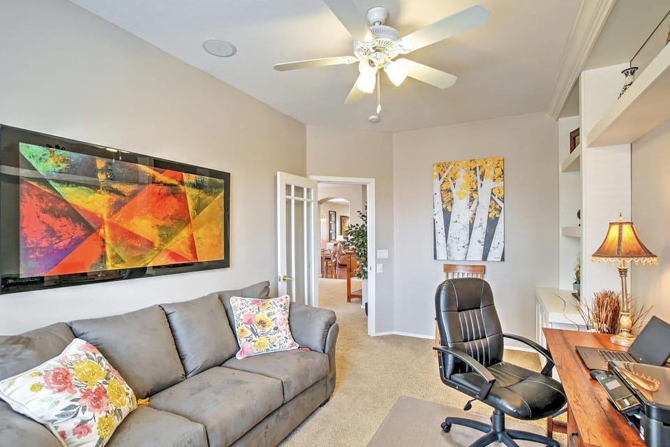 Golf Course View! Group Getaway in Queen Creek House in Queen Creek