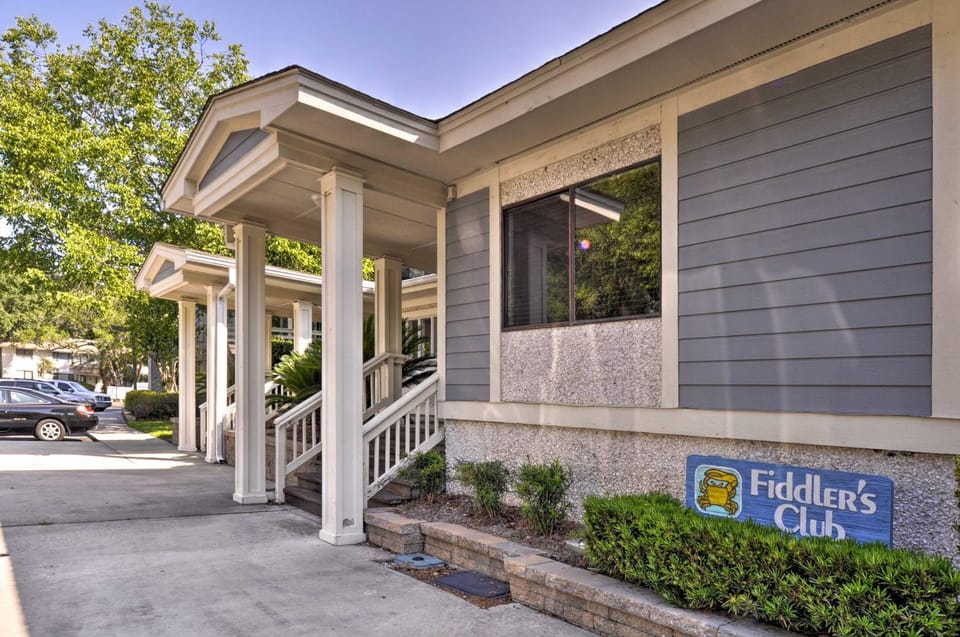 Walk to Beach: Resort-Style Hilton Head Condo! House in Hilton Head Island