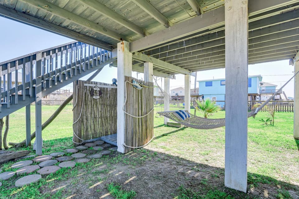 1 Mi to Surfside Beach: BBQ-Ready Home in Freeport House in Surfside Beach