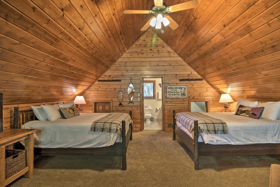 Alluring Nisswa Cabin on Gull Lake w/ Fireplace! Cabin in Nisswa
