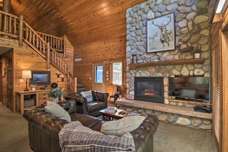 Alluring Nisswa Cabin on Gull Lake w/ Fireplace! Cabin in Nisswa