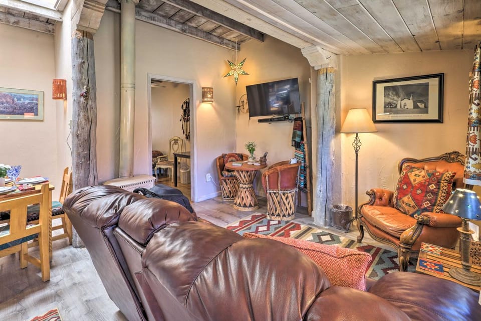Authentic Adobe Abode < 1 Mile to Sante Fe Plaza! House in Santa Fe