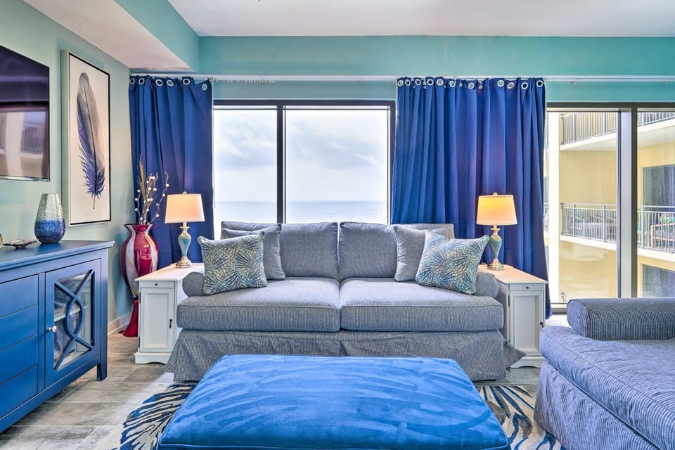 Chic Panama City Beach Condo w/ Pool & Gulf Views House in Panama City Beach