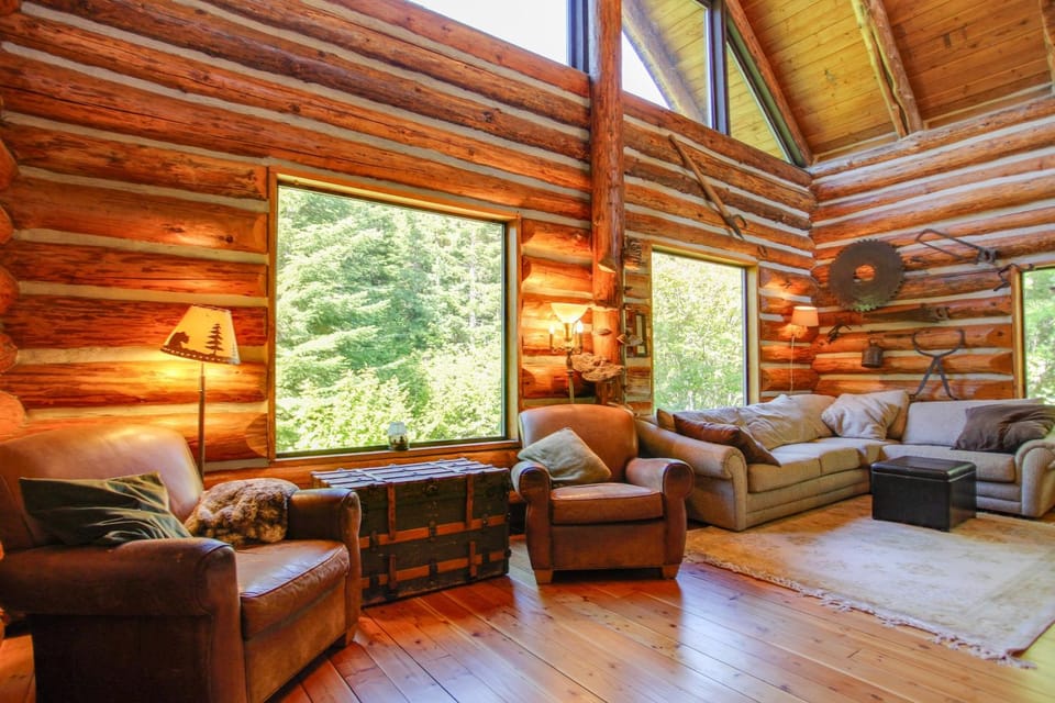 Cozy Easton Cabin with Wenatchee Natl Forest Views! Cabin in Easton