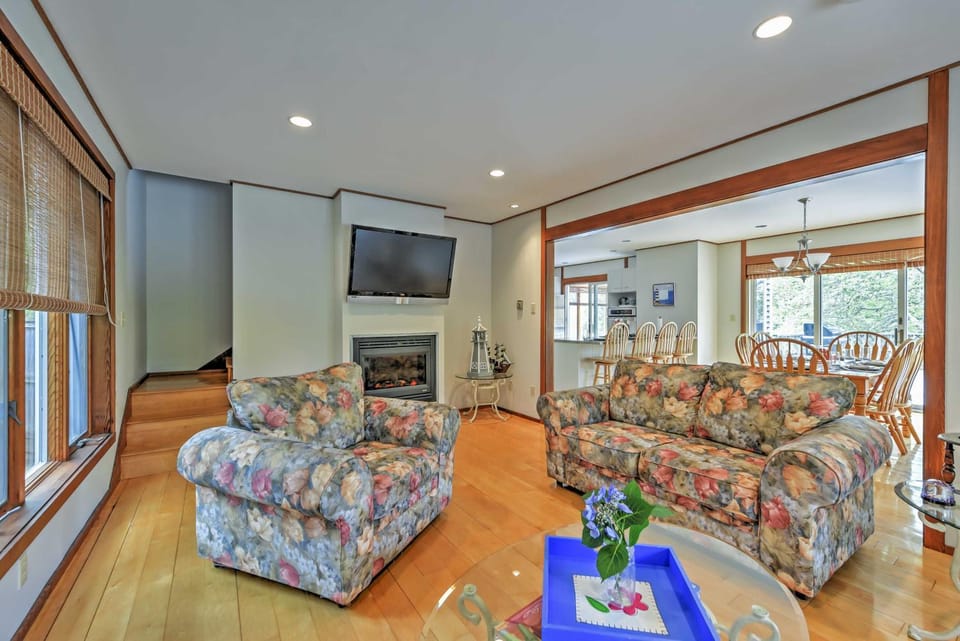 Walk to Beach! Hyannis Family Haven w/ Deck House in Hyannis