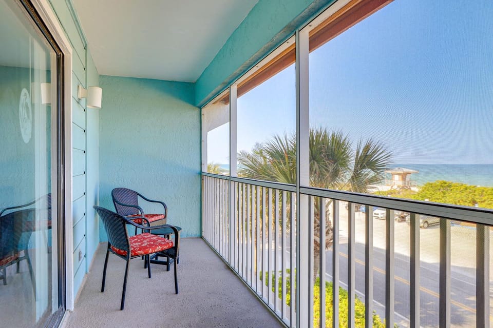 Gulf Views & Pool Access: Bradenton Beach Condo! House in Bradenton Beach