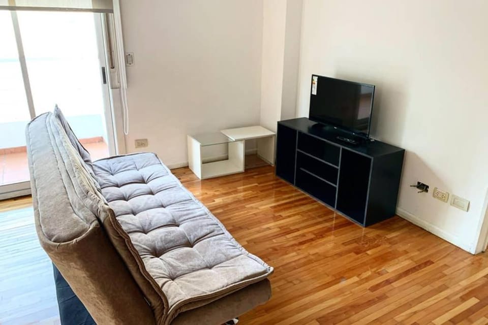 Communal lounge/ TV room, Bed, TV and multimedia, Living room, Seating area