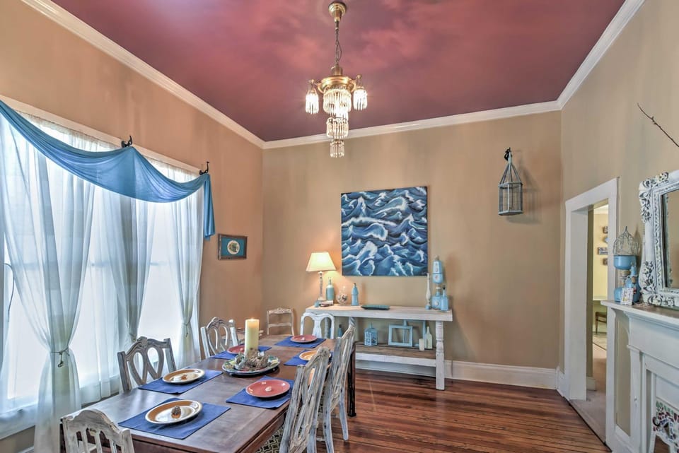 Charming Gulfport Getaway Only 3 Blocks to Beach! House in Gulfport