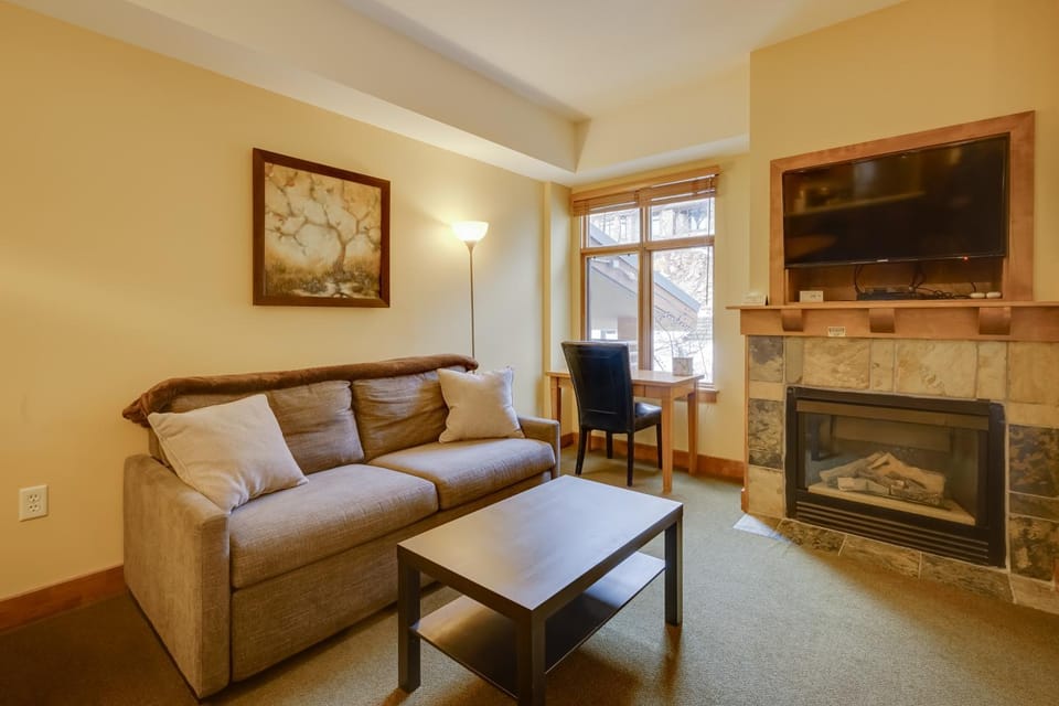 Ski-In/Ski-Out Studio at Sundial Lodge w/ Hot Tub! Apartment in Wasatch County