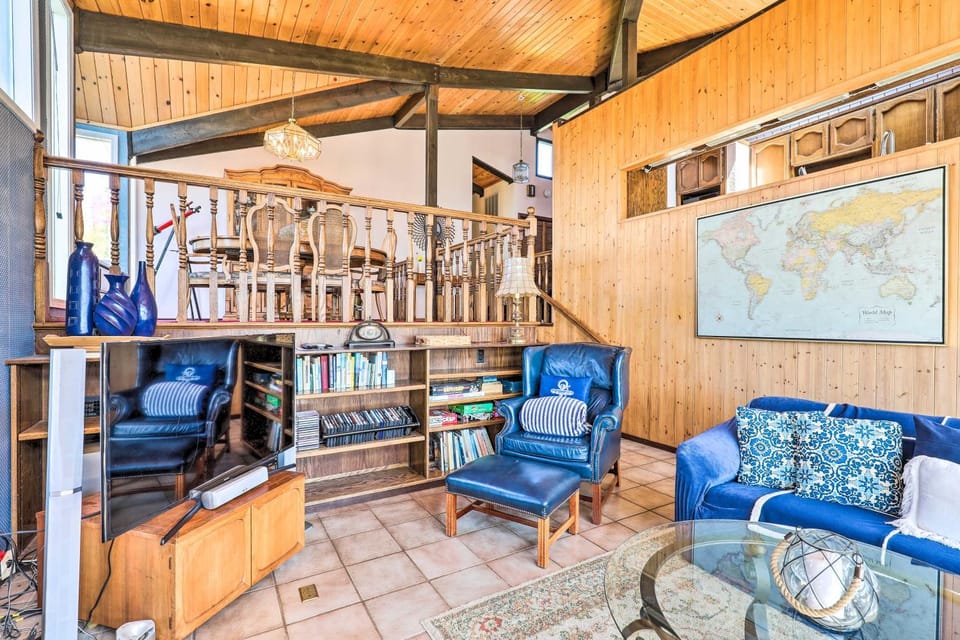 Oceanfront Irish Beach 'Sea Haven' Home w/ Hot Tub House in Mendocino County