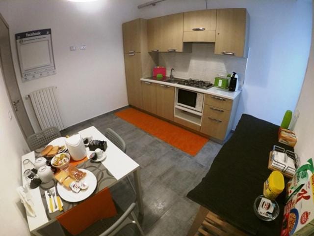 Coffee/tea facilities, Kitchen or kitchenette