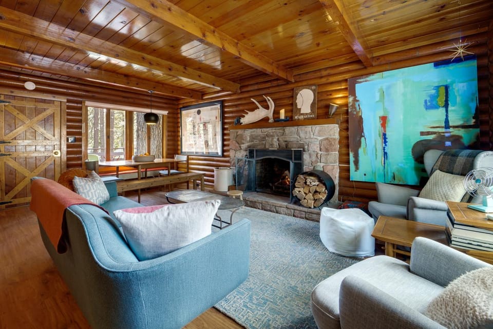 Boutique + Artsy Log Cabin in North Lake Tahoe! Cabin in Kings Beach