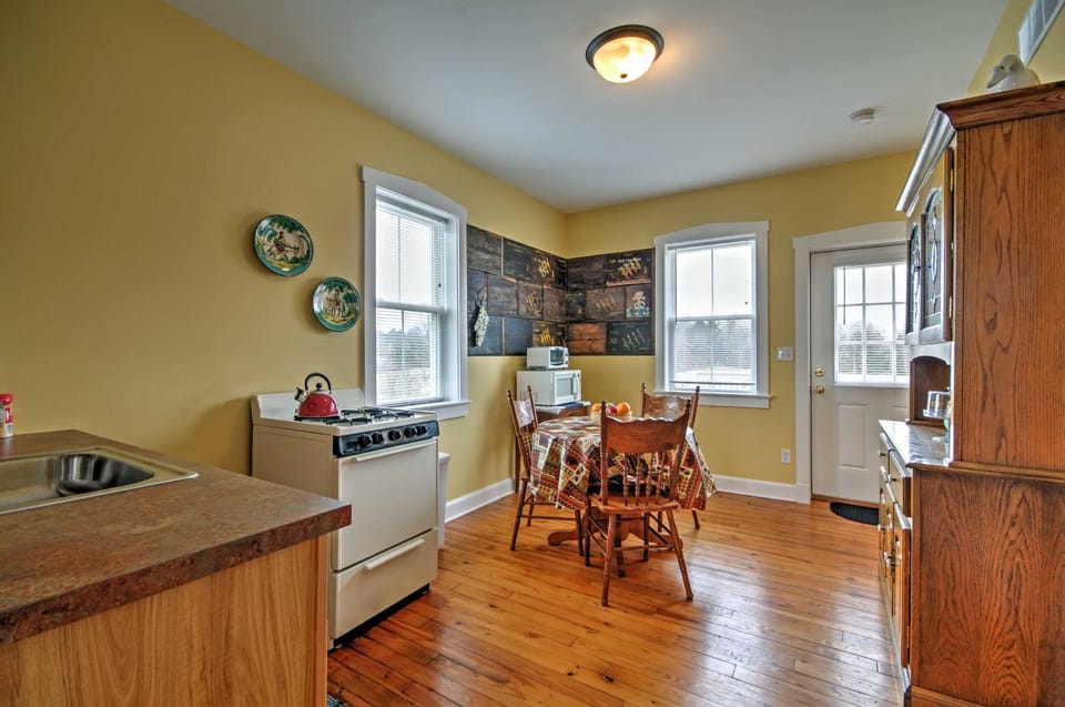 Charming Berger Apt on 42-Acre Farm w/ Pool Access Apartment in Berger