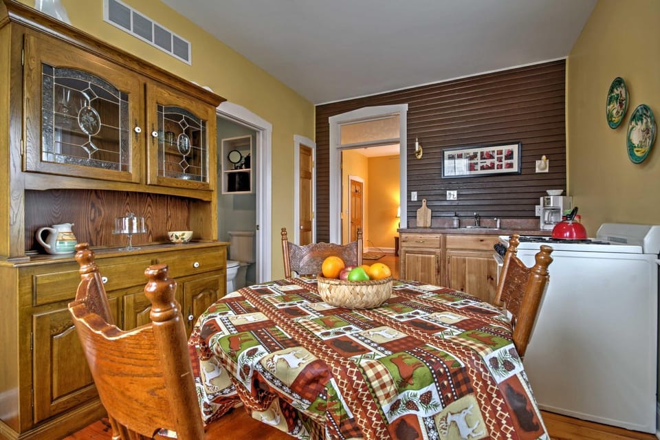 Charming Berger Apt on 42-Acre Farm w/ Pool Access Apartment in Berger