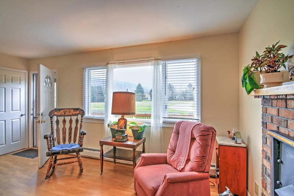 Serene Retreat - 7 Mi to All Star Village House in Otego