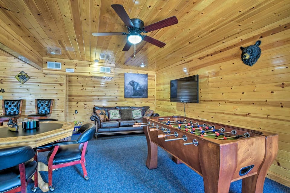 Cozy Ruidoso Cabin w/ Hot Tub & Game Room! Cabin in Ruidoso