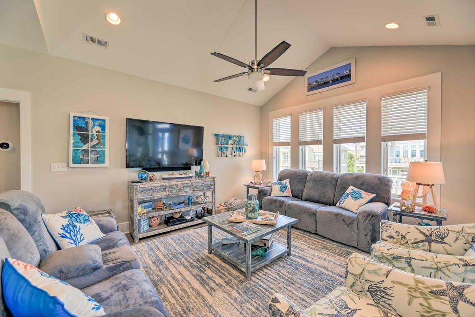 Charming Surf City Home w/ Elevator: Walk to Beach House in Surf City