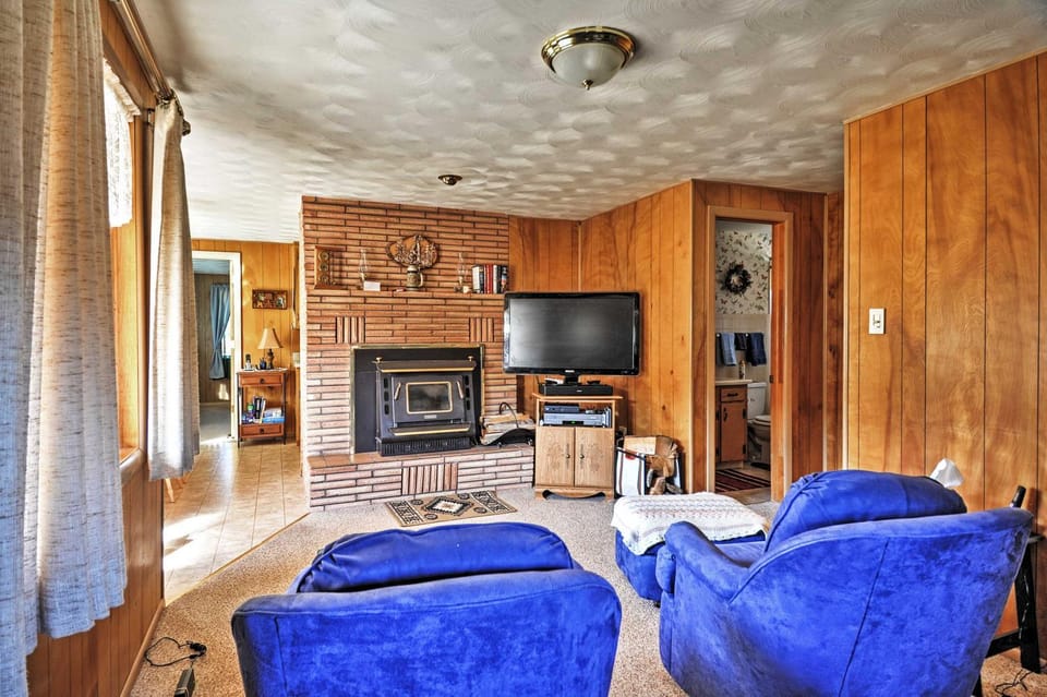 South Fork Log Cabin w/ Beautiful Mountain Views! Cabin in South Fork