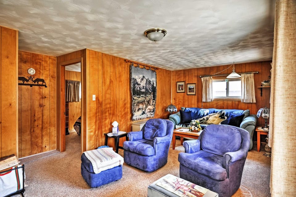 South Fork Log Cabin w/ Beautiful Mountain Views! Cabin in South Fork