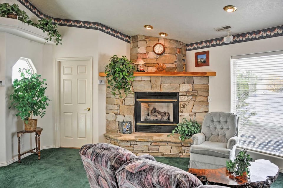 Sunny La Verkin Studio - 20 Mi to Zion Nat'l Park! Apartment in La Verkin