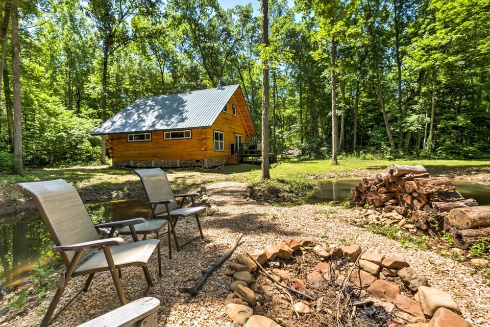 Lyndhurst Cabin on Farm w/ Pond & Stocked Stream! Cabin in Nelson County