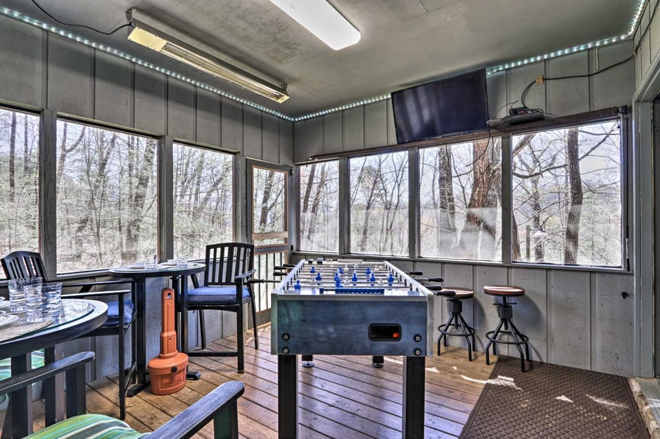 Rare 4-Acre Smoky Mtn Escape: 3 Mi From Gatlinburg House in Cartertown