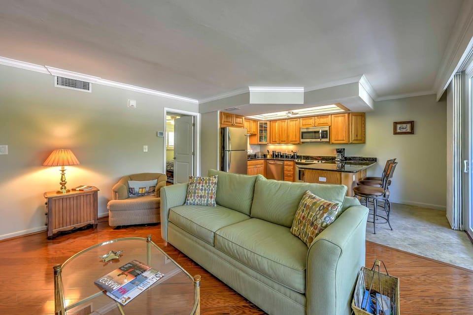 Marco Island Condo w/ Patio: Steps to Beach Access House in Marco Island