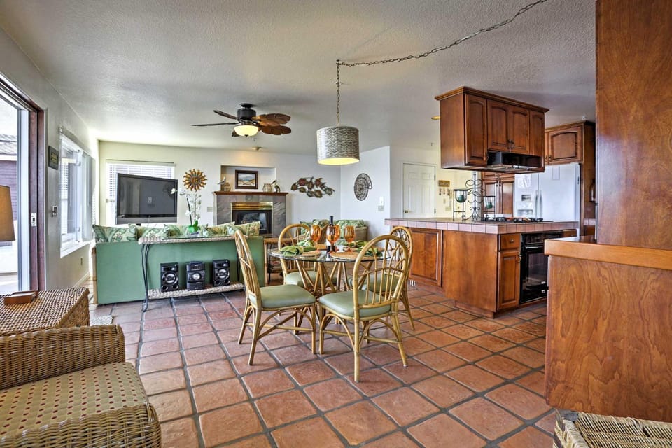 Beachfront San Diego Condo w/ Patio on the Bay! House in Mission Beach