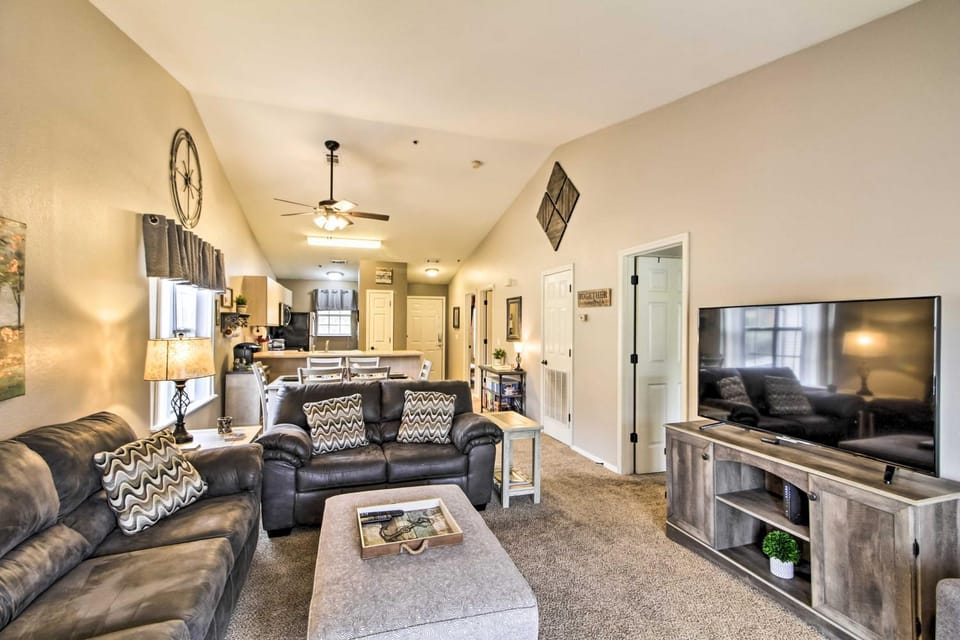 Near Branson Strip! Water-View Condo w/ Balcony House in Branson
