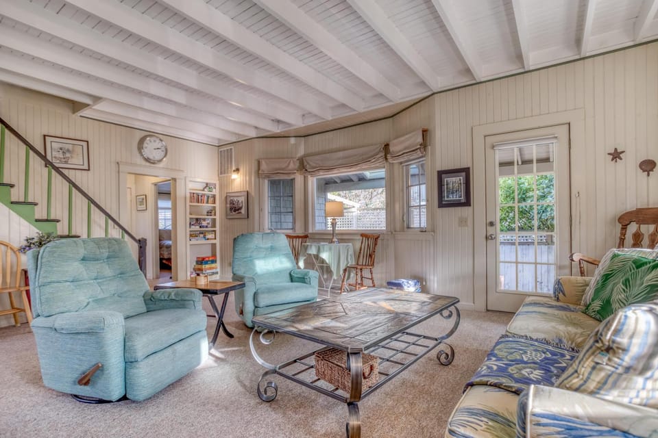 The Sea Knoll - Meredith Lodging House in Seaside