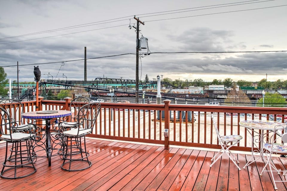 1 Mi to UW: Historic Laramie Apt Apartment in Laramie