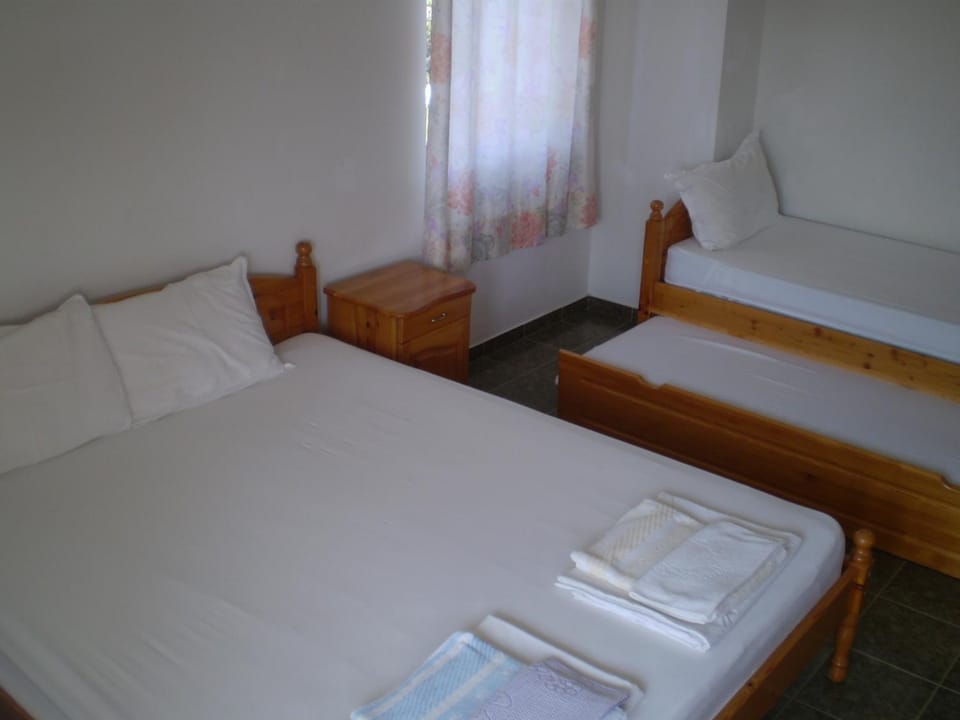 Victoria Sinemorets Guest House Bed and Breakfast in Burgas Province