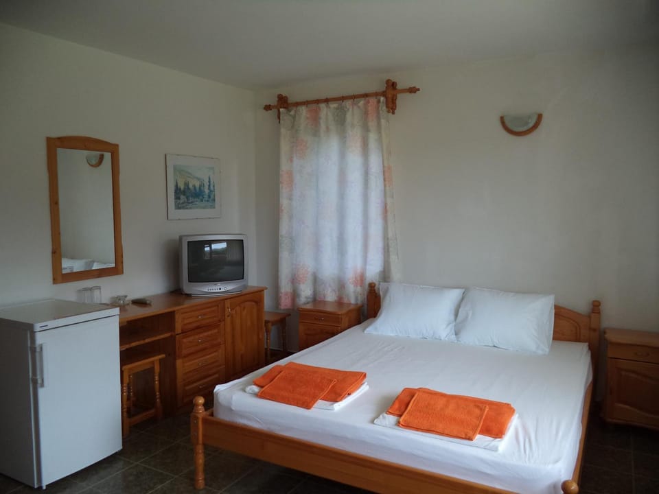 Victoria Sinemorets Guest House Bed and Breakfast in Burgas Province