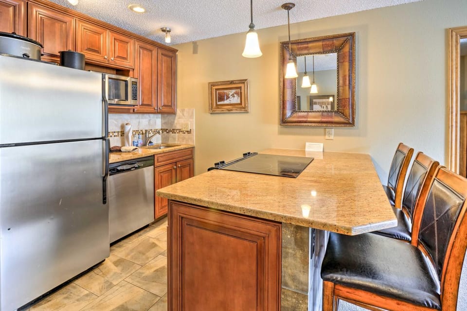 Ski-In/Ski-Out Copper Mountain Condo w/ Balcony! House in Copper Mountain
