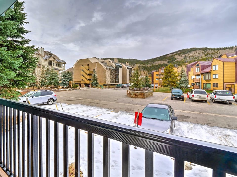 Ski-In/Ski-Out Copper Mountain Condo w/ Balcony! House in Copper Mountain
