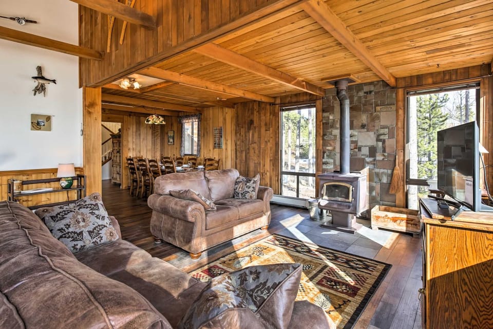 Large Home on 1 Acre: 2 Mi to Grand Lake Village House in Rocky Mountain National Park