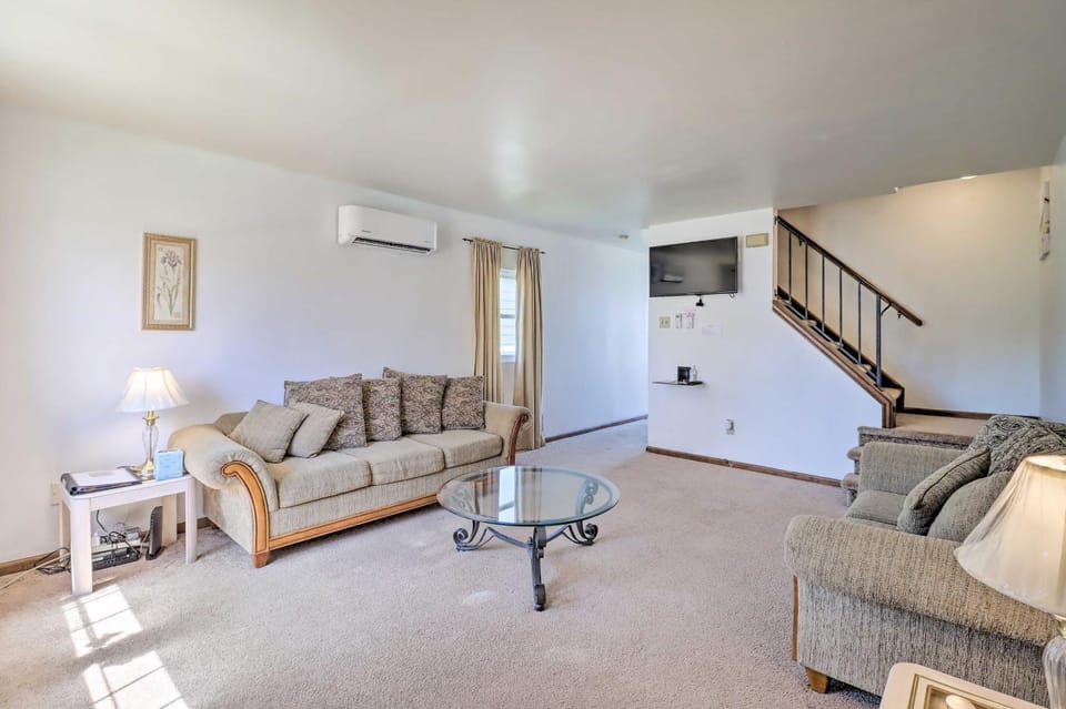 2 Mi to Dtwn Allentown Shops & Eats! Cozy Home House in Allentown