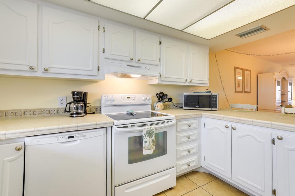 Oceanfront Cocoa Beach Condo w/ View: Walk to Pier House in Cocoa Beach