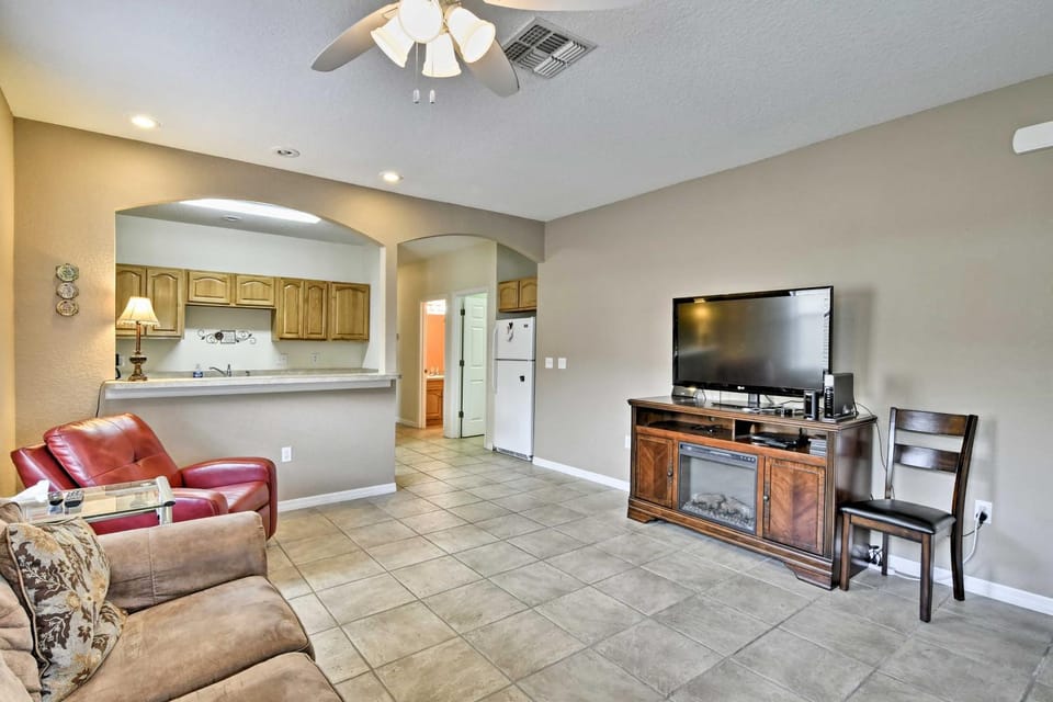 Pet-Friendly Gem w/ Yard & Pool Access in Sebring House in Sebring