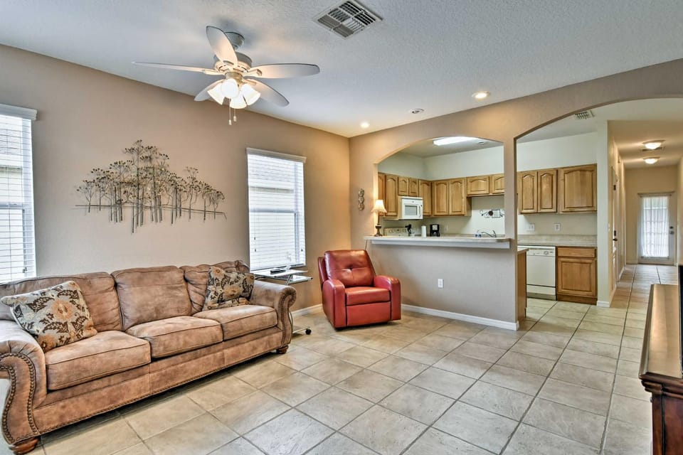 Pet-Friendly Gem w/ Yard & Pool Access in Sebring House in Sebring